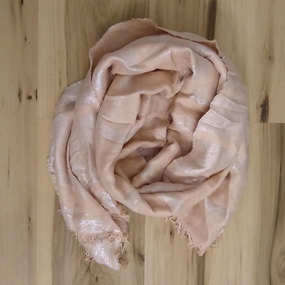 Express light pink/silver scarf